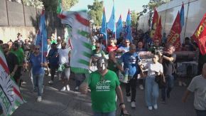 Sciopero di 24 ore e blocco delle strade contro i licenziamenti