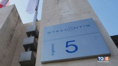 Stellantis nella bufera dopo l'addio di Tavares