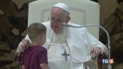 Papa Francesco, la tenerezza verso i bambini
