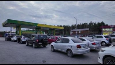 Penuria carburante in Russia, in fila per fare rifornimento