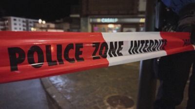 "Aiuto agente, questa ragazza brucia", "non è compito nostro"