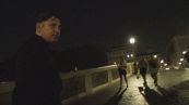 L'abboccamento, poi il prezzo e il lancio della droga nel Tevere