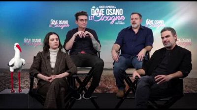 Angelo Pintus e la maternità surrogata in "Dove osano le cicogne"