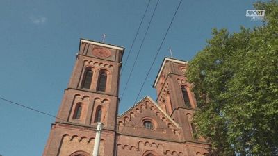 I tifosi seguono la Germania... in chiesa