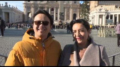 Giubileo, emozione e attesa tra i fedeli in Piazza San Pietro