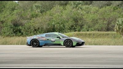 Record di velocità per la Maserati: a 318 km all'ora guidata dall'AI