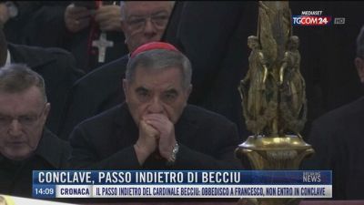Breaking News delle 14.00 | Conclave, passo indietro di Becciu