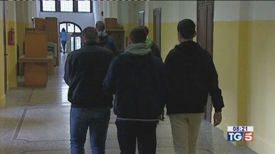 Picchiato da un alunno per un rimprovero