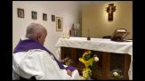 Diffusa la prima foto di Papa Francesco in cappellina Gemelli