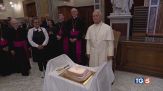 Auguri a Papa Leone e regalo ai Cardinali