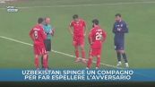 Spinge il compagno per far espellere l'avversario