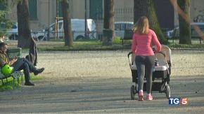 Arriva bonus mamme tagliata iva sull'arte