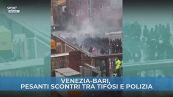 Venezia-Bari, pesanti scontri tra tifosi e polizia