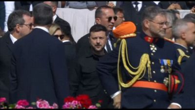 L'arrivo di Zelensky e Vance a San Pietro per la messa del Papa