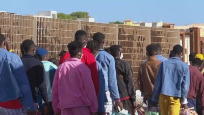 Anche in Germania i giudici bloccano le politiche migratorie di Merz