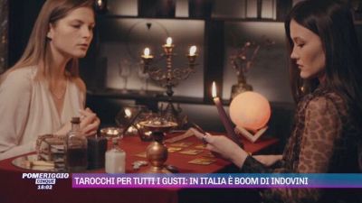 Tarocchi per tutti i gusti: in Italia è boom di indovini