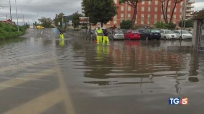 Piogge e fiumi in piena Allerta in mezza Italia