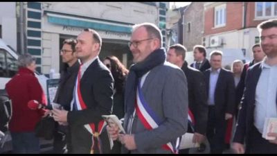 Francia, gli attivisti RN si mobilitano per sostenere Marine Le Pen