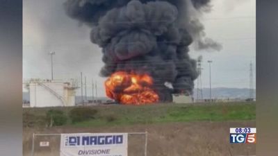 Inferno in raffineria Gli allarmi inascoltati