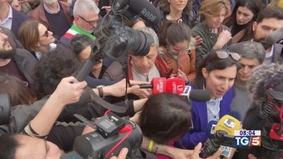 Meloni: no invio soldati. In piazza per l'Europa