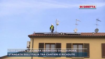 Cecina, i lavori all'interno di un cantiere