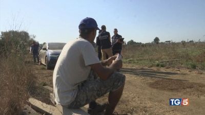 Sfruttati e invisibili, la piaga del caporalato