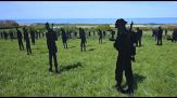 Le sagome nere dei soldati, un'opera per ricordare i caduti nel D-Day