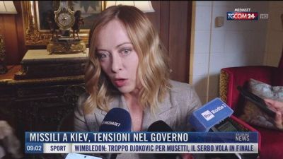 Breaking News delle 09.00 | Missili a Kiev, tensioni nel governo