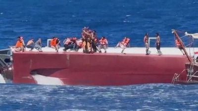 Un traghetto affonda al largo di Cipro, vittime e dispersi