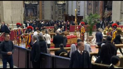 L'addio a Francesco, San Pietro chiusa solo due ore prima dell'alba