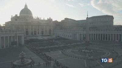 Domani i funerali, chi vedrà Trump?