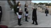 Mattarella depone corona all'Altare Patria: è Giorno Unità Nazionale