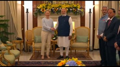 Von der Leyen in India incontra Modi e cerca nuove alleanze