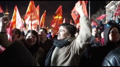 Istanbul, migliaia in piazza per Imamoglu: "Erdogan dittatore"