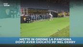 Svezia: il calciatore pulisce e riordina la panchina a fine partita