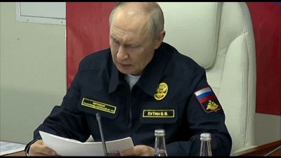 Putin: chi sequestra mercantili russi subirà misure analoghe "ovunque"