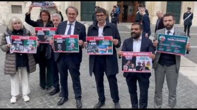 Bonelli (Avs): "A Meloni da padre dico che ruba futuro a generazioni"
