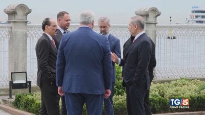 Vertice Russia-Ucraina Papa offre mediazione