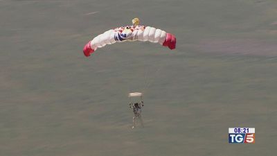 Muore in parapendio re delle sfide estreme