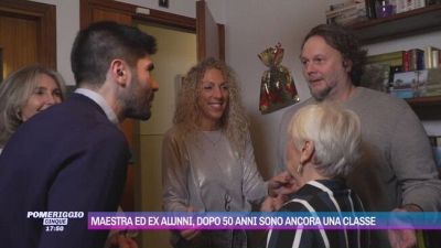 Maestra ed ex alunni, dopo 50 anni sono ancora una classe