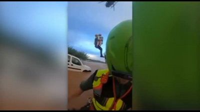 Alluvione a Minorca, persone salvate in elicottero