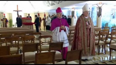 L'uscita della salma di Papa Francesco da Casa Santa Marta