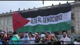A Bogotà la maxi bandiera palestinese sulla facciata del Congresso