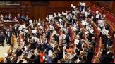 Protesta opposizioni alla Camera contro legge elettorale : "Legge truffa"