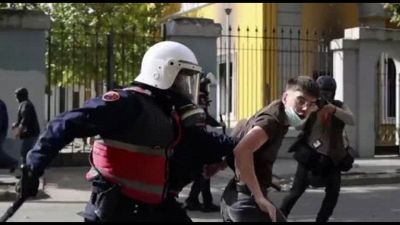 Scontri tra polizia e manifestanti in Albania per il terzo giorno