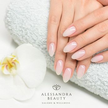 Alessandra Beauty Salone & Wellness ricostruzione unghie