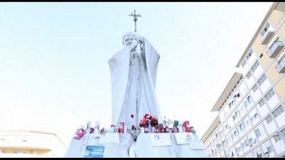 Papa, situazione "stabile" e continua il pellegrinaggio al Gemelli