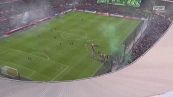 De Kuip invaso dai coriandoli, entrano in campo gli aspiratori
