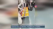 Borseggiatrici spruzzano spray al peperoncino