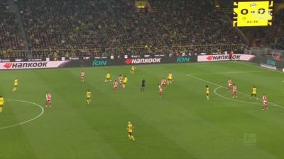 Goleada 6-0 del Dortmund sull'Union Berlino
